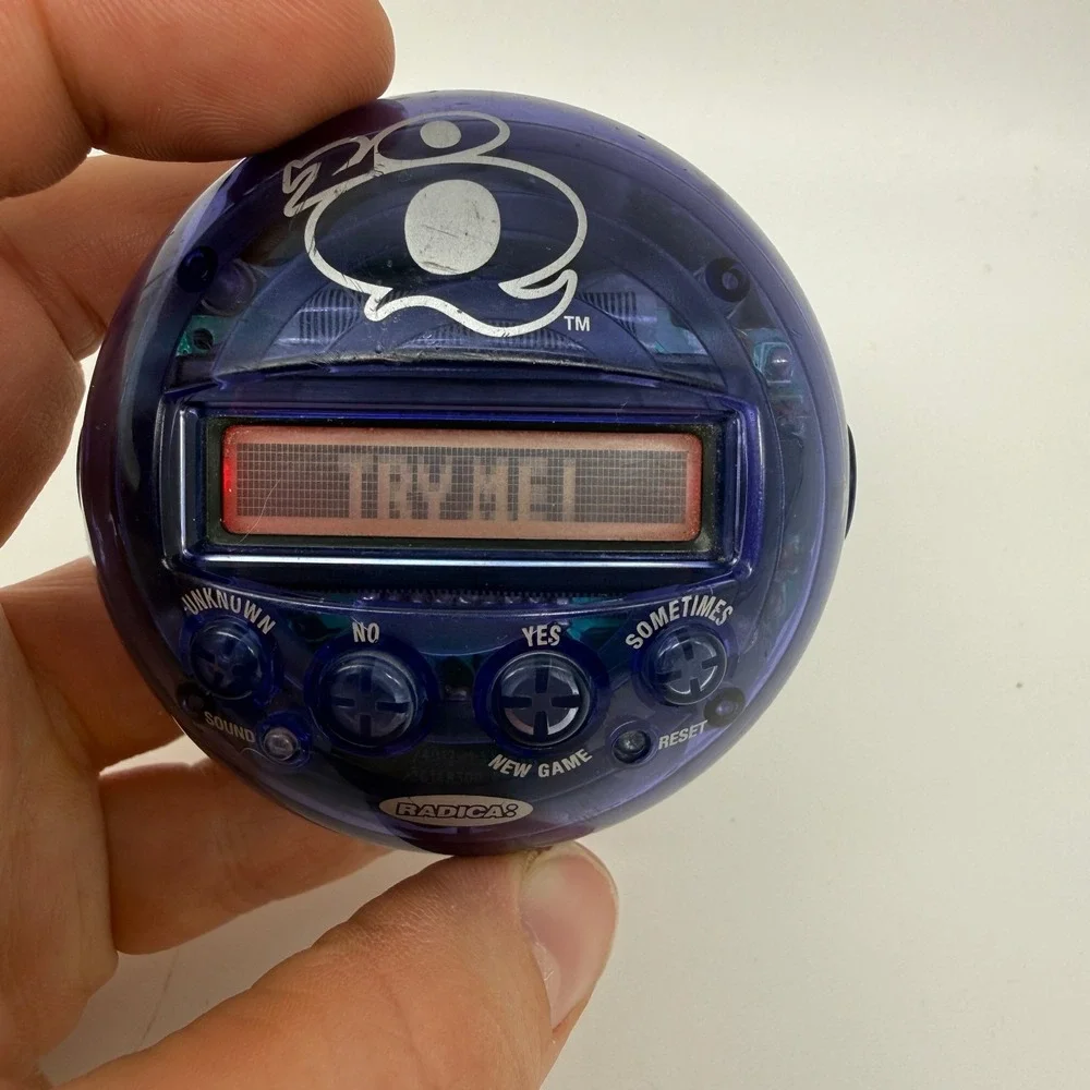 Radica‎ 20Q 20 Questions Electronic Handheld Game 2005 Tested Works